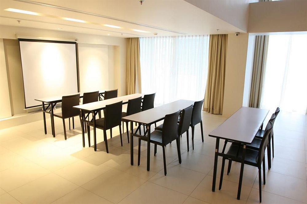 The Picasso Boutique Serviced Residences Managed By Hii Makati City Зручності фото